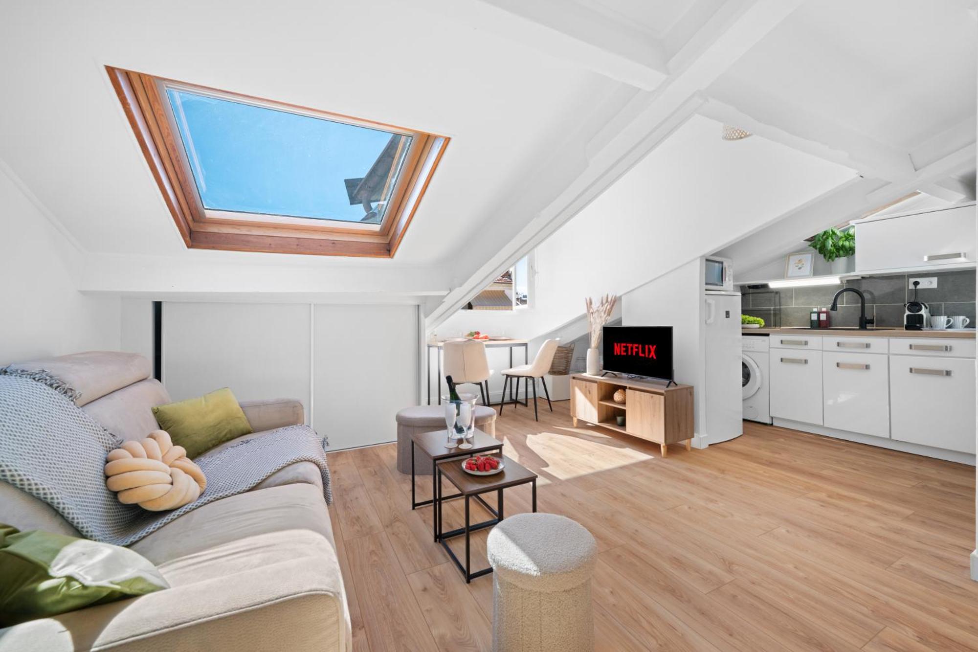 Charme & Soleil Au Dernier Etage Liberation Lejlighed *