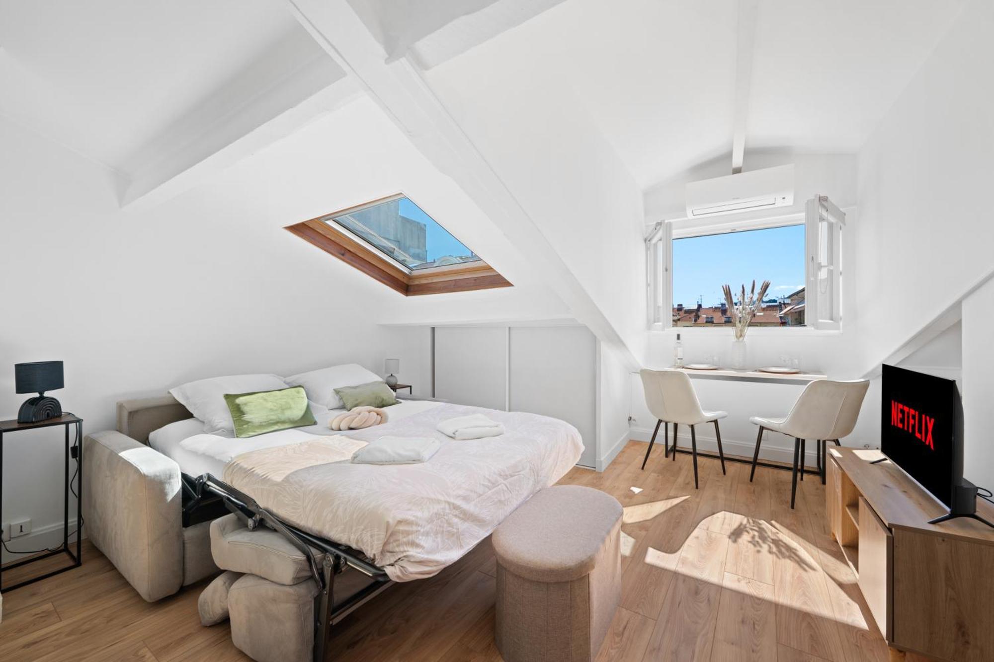Charme & Soleil Au Dernier Etage Liberation Lejlighed *